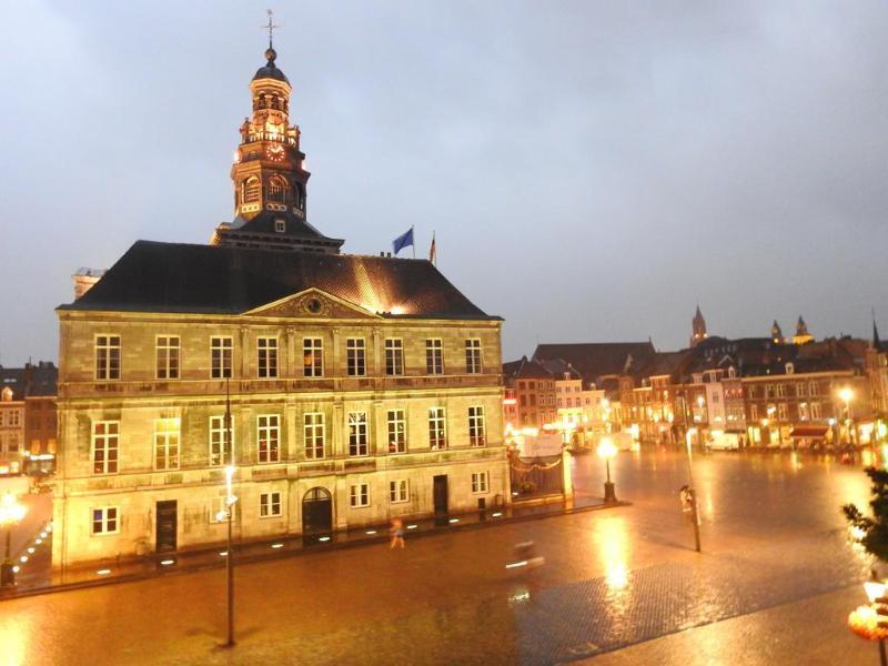 Hotel De La Bourse 2*